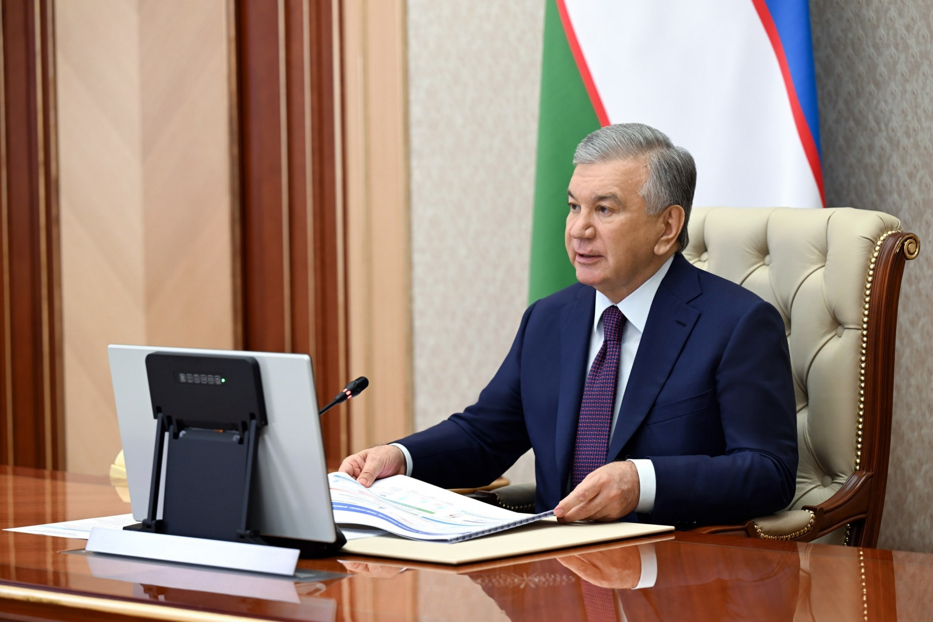 Мирзиёев поставил задачи по воде: 90% охвата, умные счётчики и конец уличным колонкам