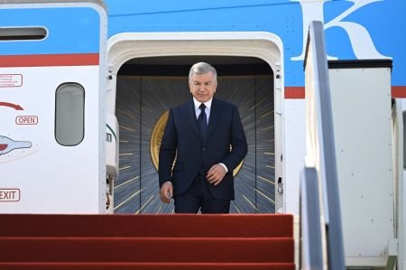 Мирзиёев прилетел в Доху, чтобы лично выразить соболезнования в связи с кончиной бывшего эмира Катара