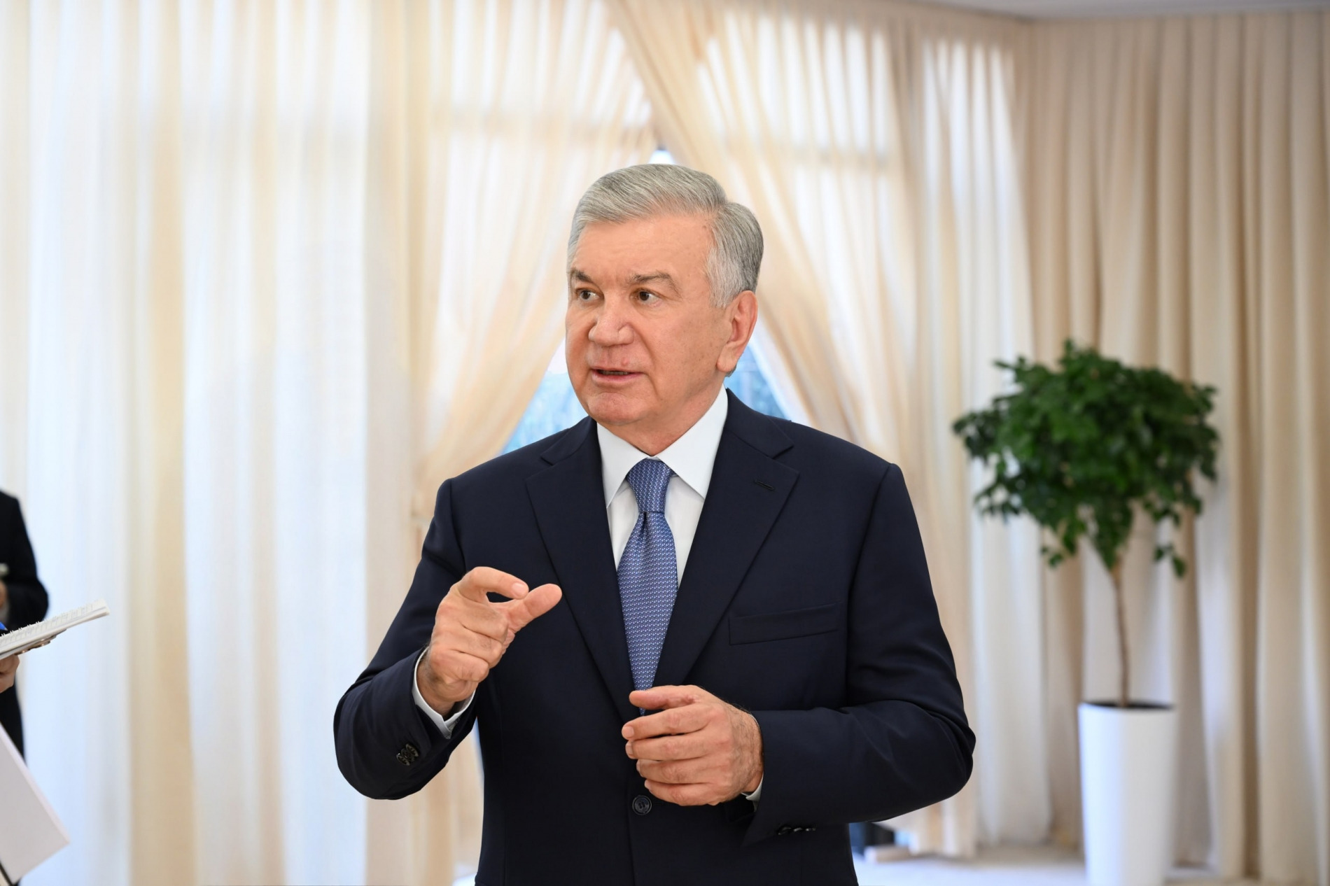 Мирзиёев посетил фармзавод в Алмазаре: миллиард таблеток в год и стандарты ЕС